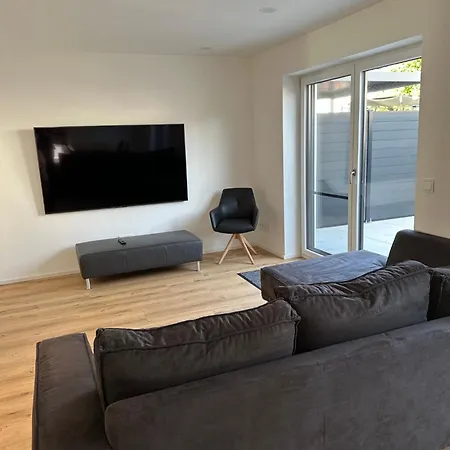 Dhh Neubau 140qm Fuer Bis Zu 7 Personen Mit Terrasse Und 2 Grossen Stellplaetzen Landshut