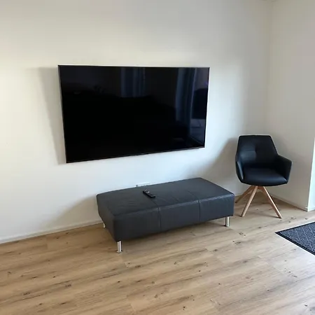 Dhh Neubau 140qm Für Bis Zu 7 Personen Mit Terrasse Und 2 Großen Stellplätzen Apartment *