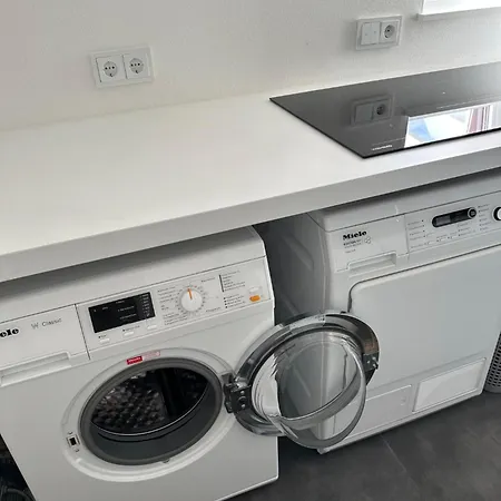 Dhh Neubau 140qm Fuer Bis Zu 7 Personen Mit Terrasse Und 2 Grossen Stellplaetzen Apartment *