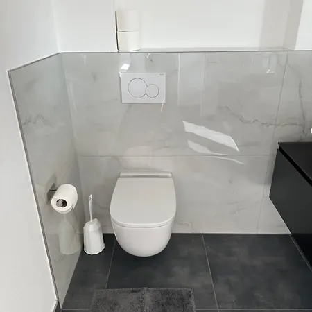 Apartment Dhh Neubau 140qm Für Bis Zu 7 Personen Mit Terrasse Und 2 Großen Stellplätzen Landshut