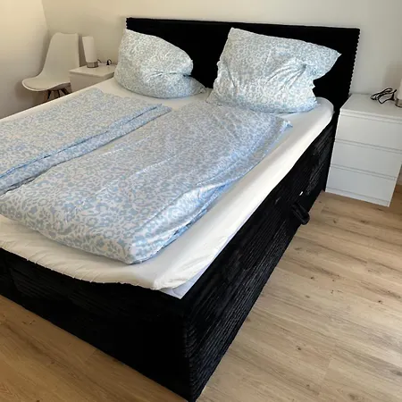Dhh Neubau 140qm Für Bis Zu 7 Personen Mit Terrasse Und 2 Großen Stellplätzen Landshut