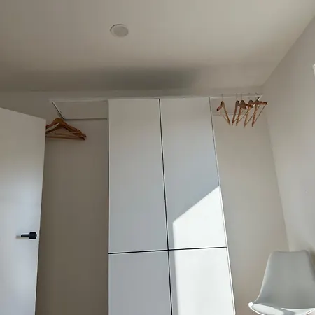 Dhh Neubau 140qm Fuer Bis Zu 7 Personen Mit Terrasse Und 2 Grossen Stellplaetzen Apartment *