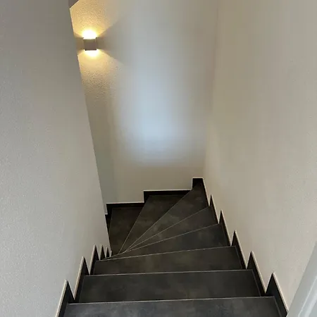Apartment Dhh Neubau 140qm Fuer Bis Zu 7 Personen Mit Terrasse Und 2 Grossen Stellplaetzen Landshut