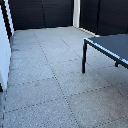 Apartment Dhh Neubau 140qm Fuer Bis Zu 7 Personen Mit Terrasse Und 2 Grossen Stellplaetzen Landshut